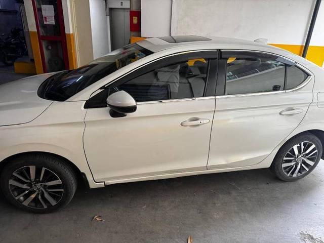 https://images10.gaadi.com/usedgaadi-sellcar/UsedCar/e5393348a/6838ded1-ddde-4dbb-9b98-edf2fd51070f.jpg?imwidth=6401