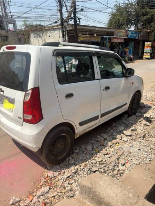 https://images10.gaadi.com/usedgaadi-sellcar/UsedCar/e5394b49a/0ccc2025-e0b2-45f3-9f6b-661c0a69ba92.jpg?imwidth=6402