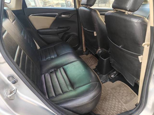 https://images10.gaadi.com/usedgaadi-sellcar/UsedCar/e5394c86a/bb85e56d-7835-489c-8931-95e996e212d5.jpg?imwidth=6402