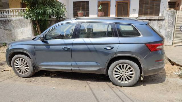 https://images10.gaadi.com/usedgaadi-sellcar/UsedCar/e5396513-cf51-4618-99fb-66f068c4b6a5/89eb911c-46b7-495c-a99a-0255e097c48f.jpeg?imwidth=6400