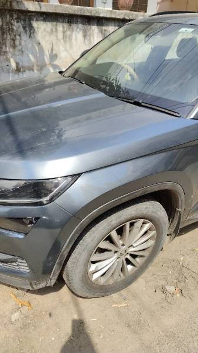 https://images10.gaadi.com/usedgaadi-sellcar/UsedCar/e5396513-cf51-4618-99fb-66f068c4b6a5/de703876-1304-4c14-adc2-aa7a9122c00a.jpeg?imwidth=6402