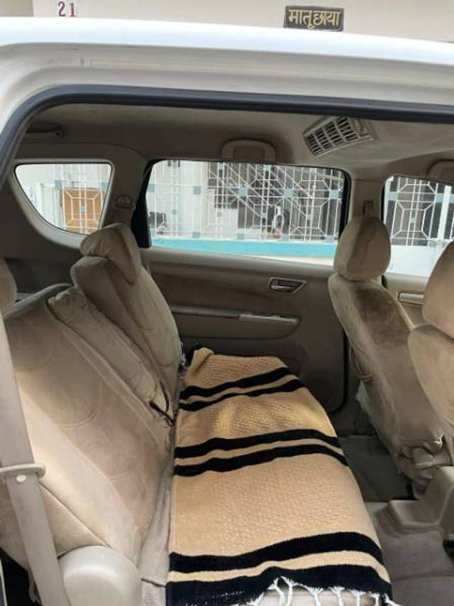 https://images10.gaadi.com/usedgaadi-sellcar/UsedCar/e539ea41a/736ed9d4-4776-4c20-b2a4-7c9c0fea15f0.jpg?imwidth=6401