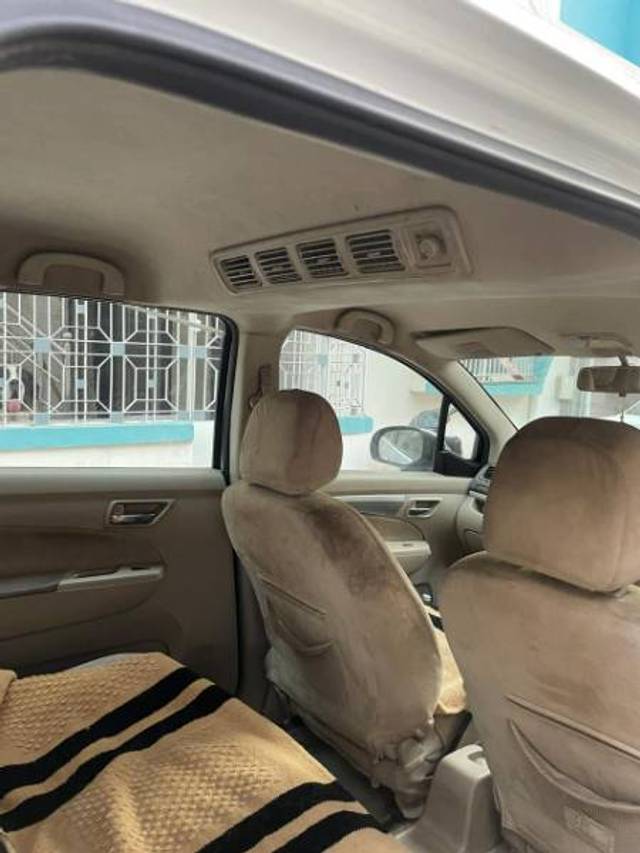https://images10.gaadi.com/usedgaadi-sellcar/UsedCar/e539ea41a/b7173132-1d34-43d3-82ab-d54a386ffc27.jpg?imwidth=6402