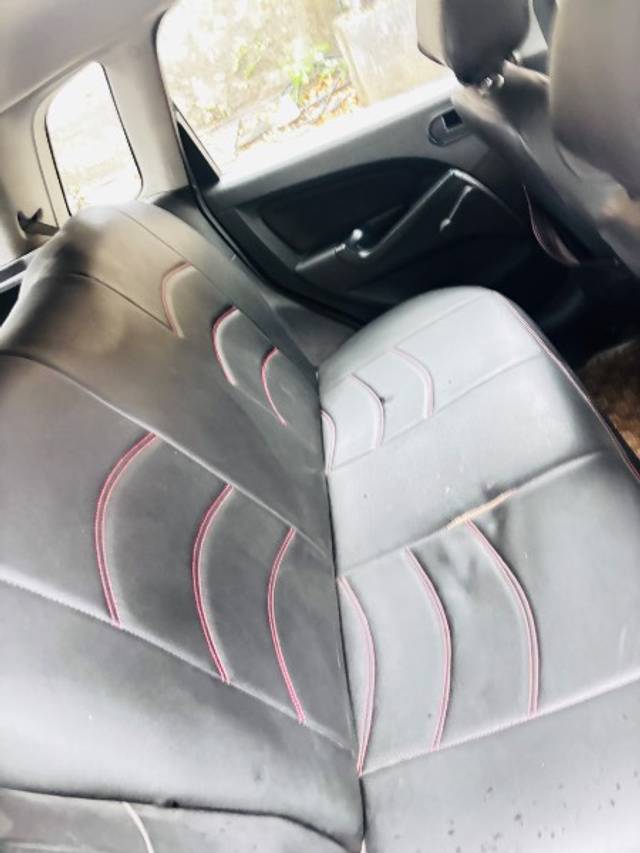 https://images10.gaadi.com/usedgaadi-sellcar/UsedCar/e53a0c68a/40f7348e-9de1-404f-a8c8-c9db737bdc6b.jpeg?imwidth=6402