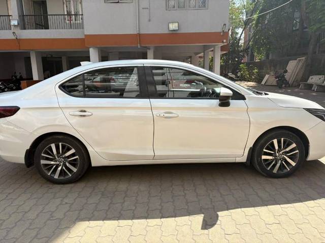 https://images10.gaadi.com/usedgaadi-sellcar/UsedCar/e53afc13a/b68d60be-f696-451d-ba97-25e677310945.jpg?imwidth=6401