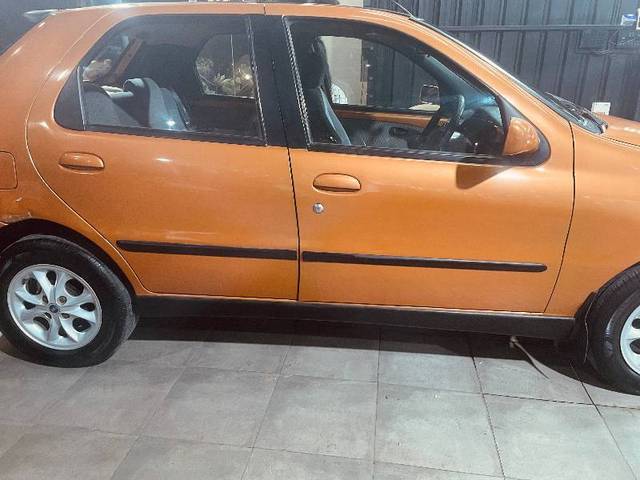 https://images10.gaadi.com/usedgaadi-sellcar/UsedCar/e53b8e5ca/1a4d3bf5-c7a4-4505-9b4f-109f83fb1e2f.jpg?imwidth=6402