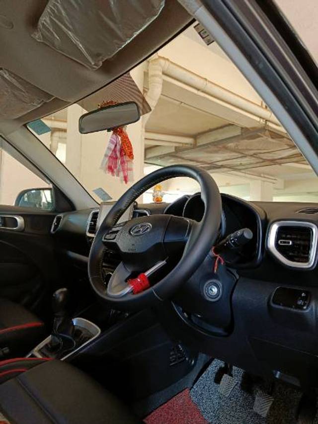 https://images10.gaadi.com/usedgaadi-sellcar/UsedCar/e53bd86ea/71e63968-028b-46eb-8cad-cedd8e6cddac.jpg?imwidth=6401
