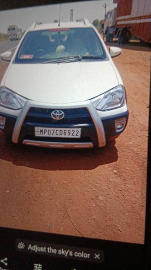 https://images10.gaadi.com/usedgaadi-sellcar/UsedCar/e53c0374a/0fada6f2-8c36-467f-9711-628e0caf489a.jpg?imwidth=6400
