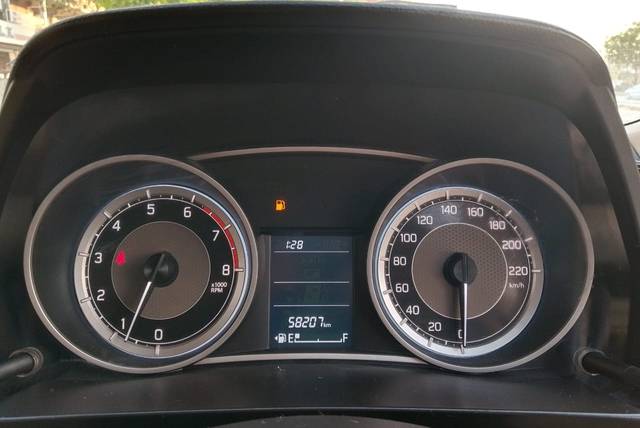 https://images10.gaadi.com/usedgaadi-sellcar/UsedCar/e53c9b80a/f2c4006a-2975-4c7c-a304-e4efa0401d2c.jpg?imwidth=6402