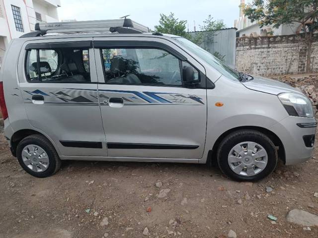 https://images10.gaadi.com/usedgaadi-sellcar/UsedCar/e53d089ba/a1b90116-baf7-4f41-b202-3ff9df7ffdff.jpg?imwidth=6401