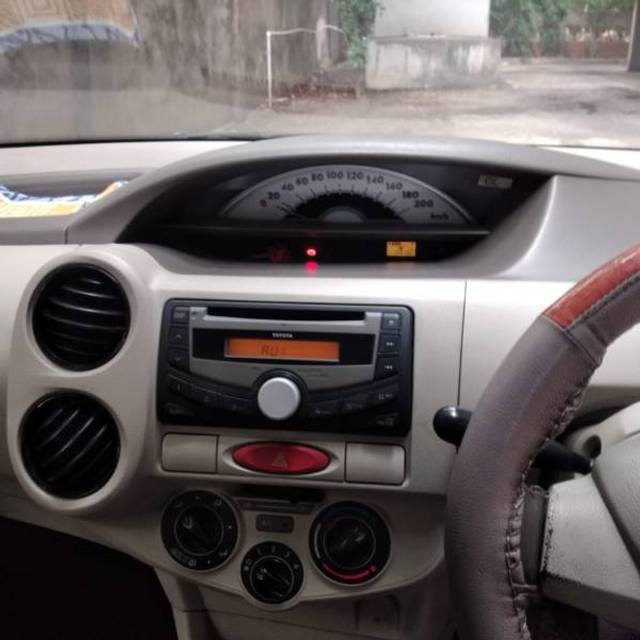 https://images10.gaadi.com/usedgaadi-sellcar/UsedCar/e53d09eea/dfe652ca-be28-488a-90ac-205056aa6250.jpg?imwidth=6402