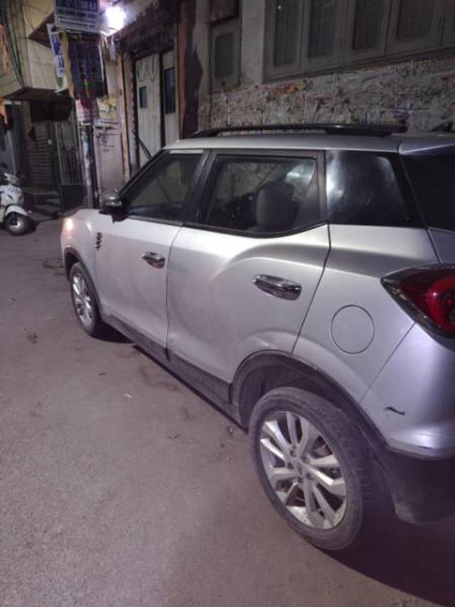https://images10.gaadi.com/usedgaadi-sellcar/UsedCar/e53d9fbda/defcc21d-0316-49f4-9e59-9be58ec3f1a7.jpg?imwidth=6400