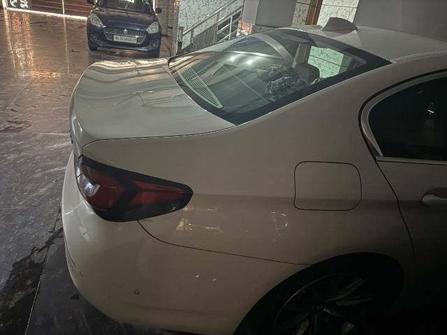 https://images10.gaadi.com/usedgaadi-sellcar/UsedCar/e53dbc3da/97db2bc4-b631-4c52-a191-aaf526411313.jpeg?imwidth=6402