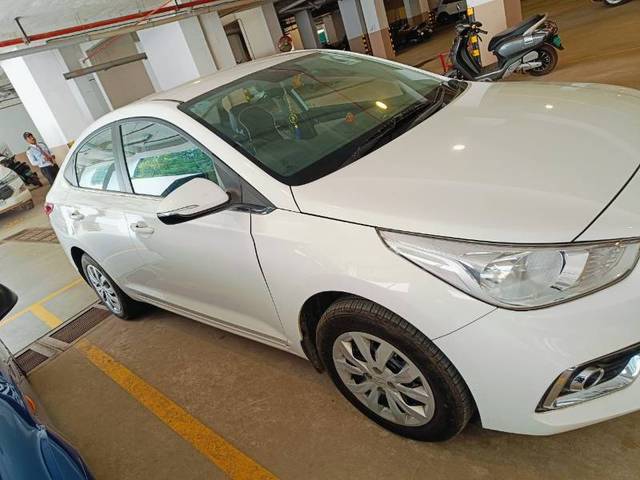https://images10.gaadi.com/usedgaadi-sellcar/UsedCar/e53dfd79a/7b5f1b89-3a91-4b46-95a3-a521e3ae81e8.jpg?imwidth=6401