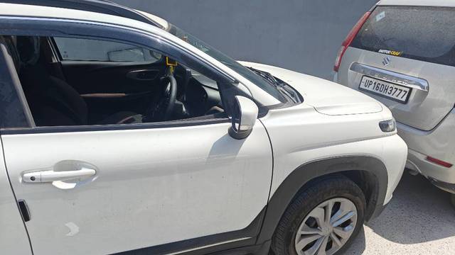 https://images10.gaadi.com/usedgaadi-sellcar/UsedCar/e53e2038a/608da5db-ae56-4d7a-94a6-fe2649abe1ee.jpg?imwidth=6402