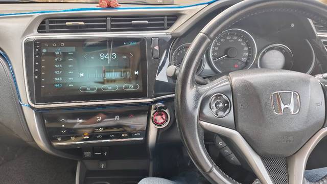 https://images10.gaadi.com/usedgaadi-sellcar/UsedCar/e53eaeeaa/6142e578-2be8-43a1-a220-b44efb494b5b.jpg?imwidth=6401