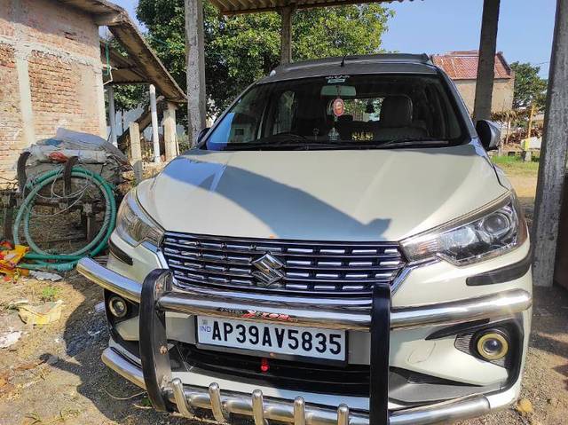 https://images10.gaadi.com/usedgaadi-sellcar/UsedCar/e53eb588a/6384397f-4ea2-47fe-bf81-d4d8cdf5b8a3.jpg?imwidth=6400