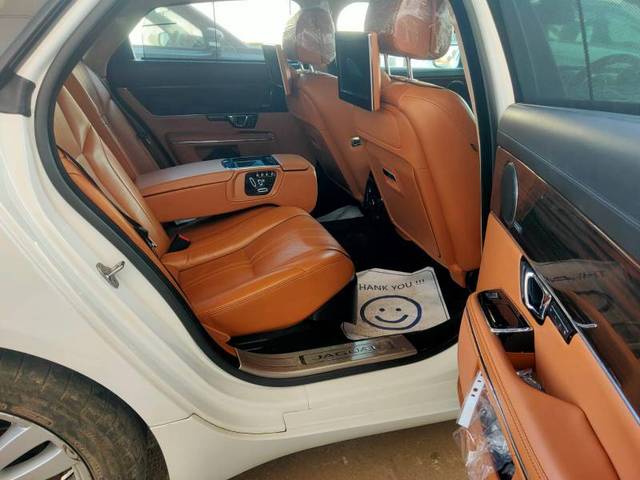 https://images10.gaadi.com/usedgaadi-sellcar/UsedCar/e53ef18fa/28d28acf-0867-42b1-a224-a66c924a72a3.jpg?imwidth=6401