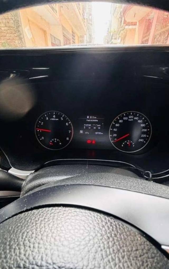 https://images10.gaadi.com/usedgaadi-sellcar/UsedCar/e53f175ca/a08155bc-4ff8-4275-a7c6-4c2a4daaf651.jpeg?imwidth=6402