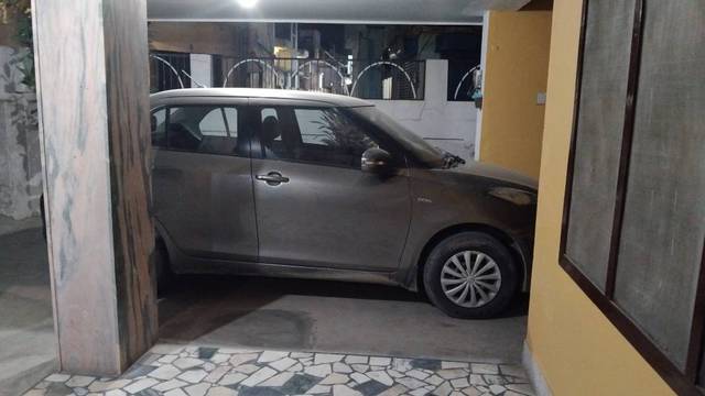 https://images10.gaadi.com/usedgaadi-sellcar/UsedCar/e53f4f4fa/ab246876-6d92-48b5-b8f2-035caf234d84.jpg?imwidth=6400
