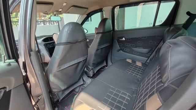 https://images10.gaadi.com/usedgaadi-sellcar/UsedCar/e53f6186a/4e3d7bbd-0b82-49d0-9d3d-5c94e622bf65.jpg?imwidth=6402