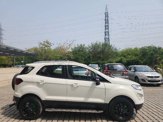 https://images10.gaadi.com/usedgaadi-sellcar/UsedCar/e53f9615a/d6bebe24-4012-4278-afce-09b38ef8ba7b.jpg?imwidth=6401