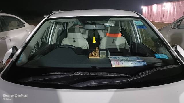 https://images10.gaadi.com/usedgaadi-sellcar/UsedCar/e53fad0ba/3820c181-c777-48c8-9b55-085d3ff0ab78.jpg?imwidth=6401