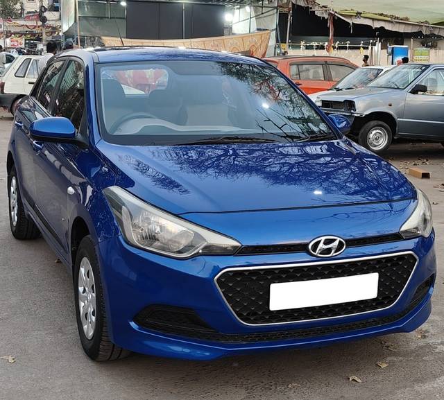 https://images10.gaadi.com/usedgaadi-sellcar/UsedCar/e53ff1a5a/1147a6ee-c38e-45bc-9039-598b9033d160.jpg?imwidth=6400