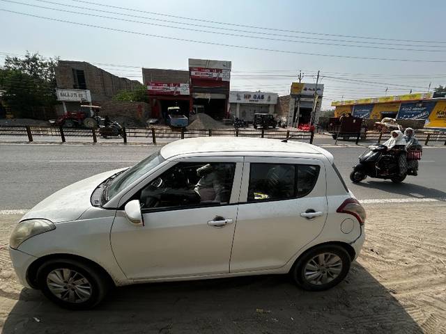 https://images10.gaadi.com/usedgaadi-sellcar/UsedCar/e5405f06a/6ecde357-fec9-44ca-8b88-7d7263819a35.jpeg?imwidth=6402