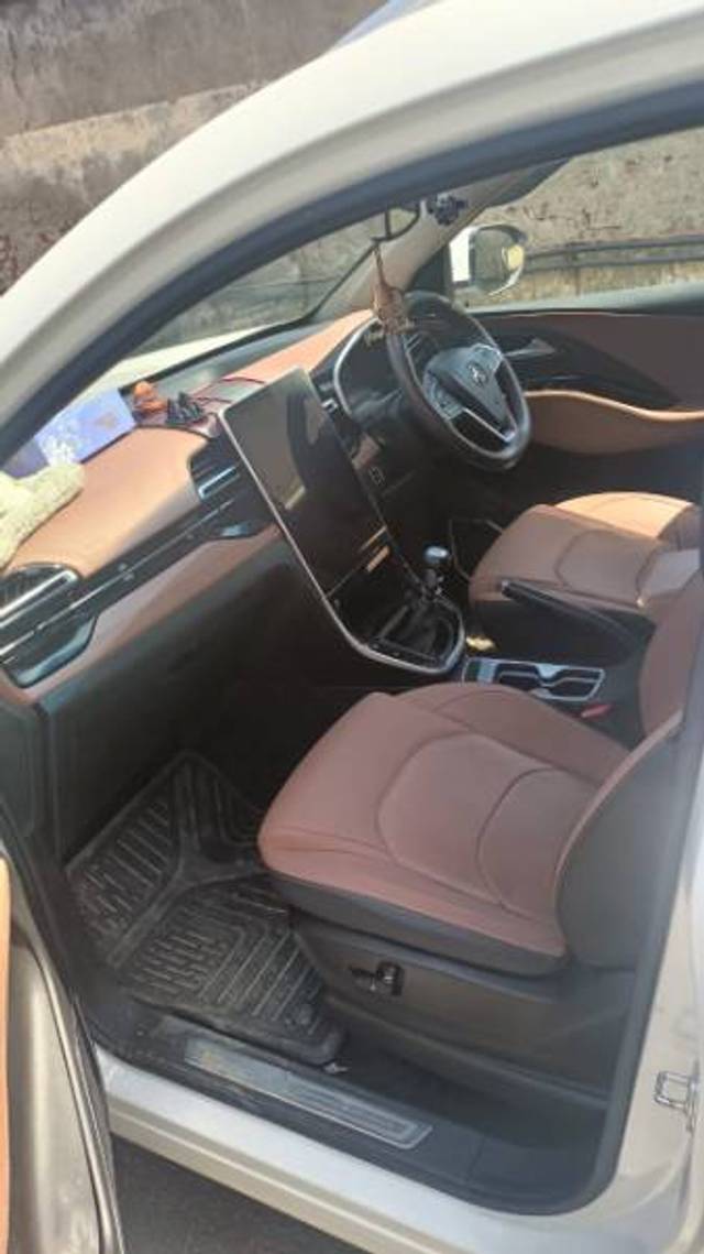 https://images10.gaadi.com/usedgaadi-sellcar/UsedCar/e54171e4a/57dbe924-bbad-4c2f-a85d-34dcf1436b4b.jpg?imwidth=6401