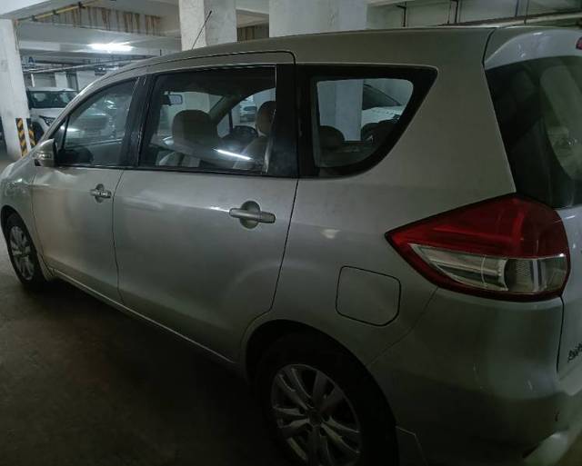https://images10.gaadi.com/usedgaadi-sellcar/UsedCar/e5417d18a/dd7cd5f8-71a4-4a37-94a5-806a1e1f093d.jpg?imwidth=6402