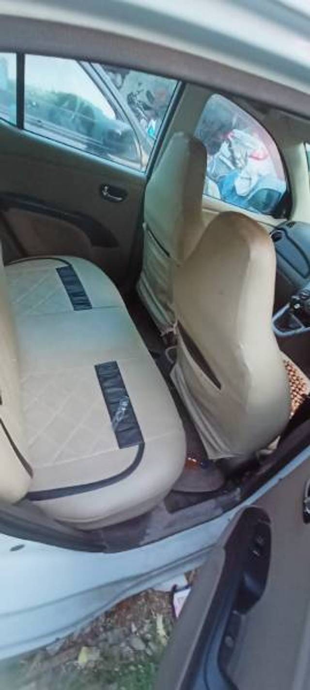 https://images10.gaadi.com/usedgaadi-sellcar/UsedCar/e5418fcfa/c07e61d0-f2d9-442a-b1da-8b9231a04fe0.jpg?imwidth=6401