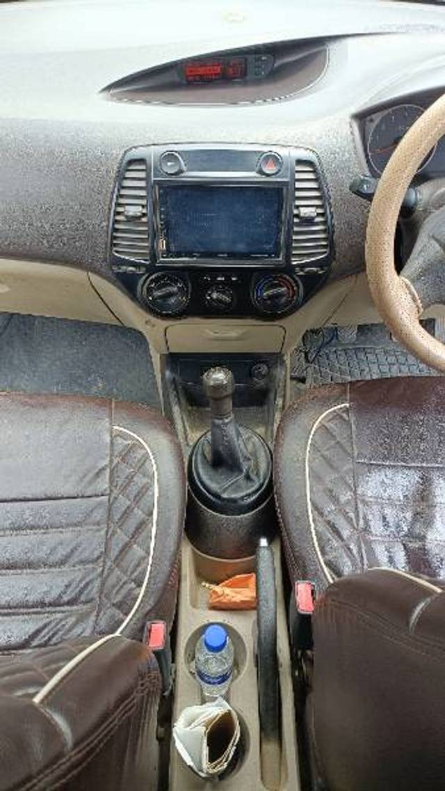 https://images10.gaadi.com/usedgaadi-sellcar/UsedCar/e541e9bda/0d378395-6d37-4311-8dde-5201541b233c.jpg?imwidth=6402