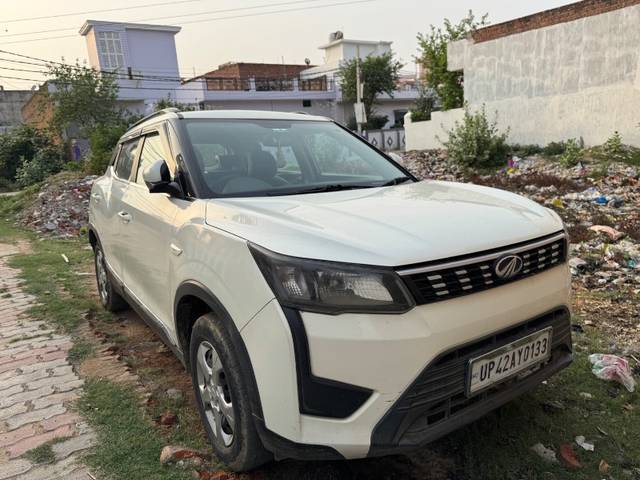 https://images10.gaadi.com/usedgaadi-sellcar/UsedCar/e5420f5ca/9af1af9c-29e0-40db-abc9-ecbfb57ed210.jpeg?imwidth=6400