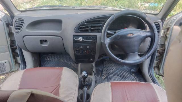 https://images10.gaadi.com/usedgaadi-sellcar/UsedCar/e5427e2ba/d963382e-0780-4539-a1ca-c881cf8d7d01.jpg?imwidth=6402