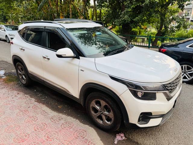 https://images10.gaadi.com/usedgaadi-sellcar/UsedCar/e54287e3a/ca23eedc-3287-4f3f-84b8-d831179beae0.jpeg?imwidth=6400