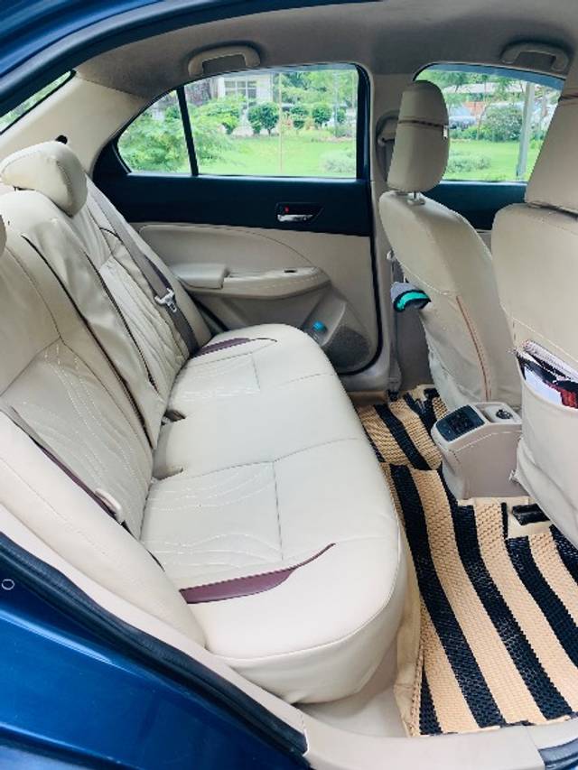 https://images10.gaadi.com/usedgaadi-sellcar/UsedCar/e54292c1a/d363e769-4a2c-4c05-b2de-4b4bed3d7244.jpeg?imwidth=6401