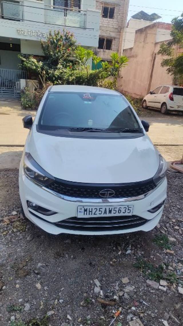 https://images10.gaadi.com/usedgaadi-sellcar/UsedCar/e5429a1da/ec71fbc0-1e56-4fa4-b169-2c4a02d5af15.jpeg?imwidth=6400