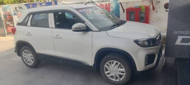 https://images10.gaadi.com/usedgaadi-sellcar/UsedCar/e542ec4aa/79d165f7-a564-49a4-a505-766a0701782d.jpg?imwidth=6400