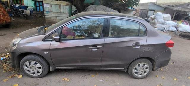 https://images10.gaadi.com/usedgaadi-sellcar/UsedCar/e542f7dca/46b0bc55-14b8-4bee-ba97-680a5d2f45cc.jpg?imwidth=6402