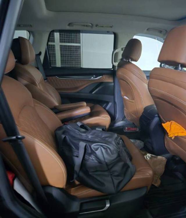 https://images10.gaadi.com/usedgaadi-sellcar/UsedCar/e543256ca/0353a3fe-730f-4eab-82f6-b5c917134a9d.jpeg?imwidth=6401