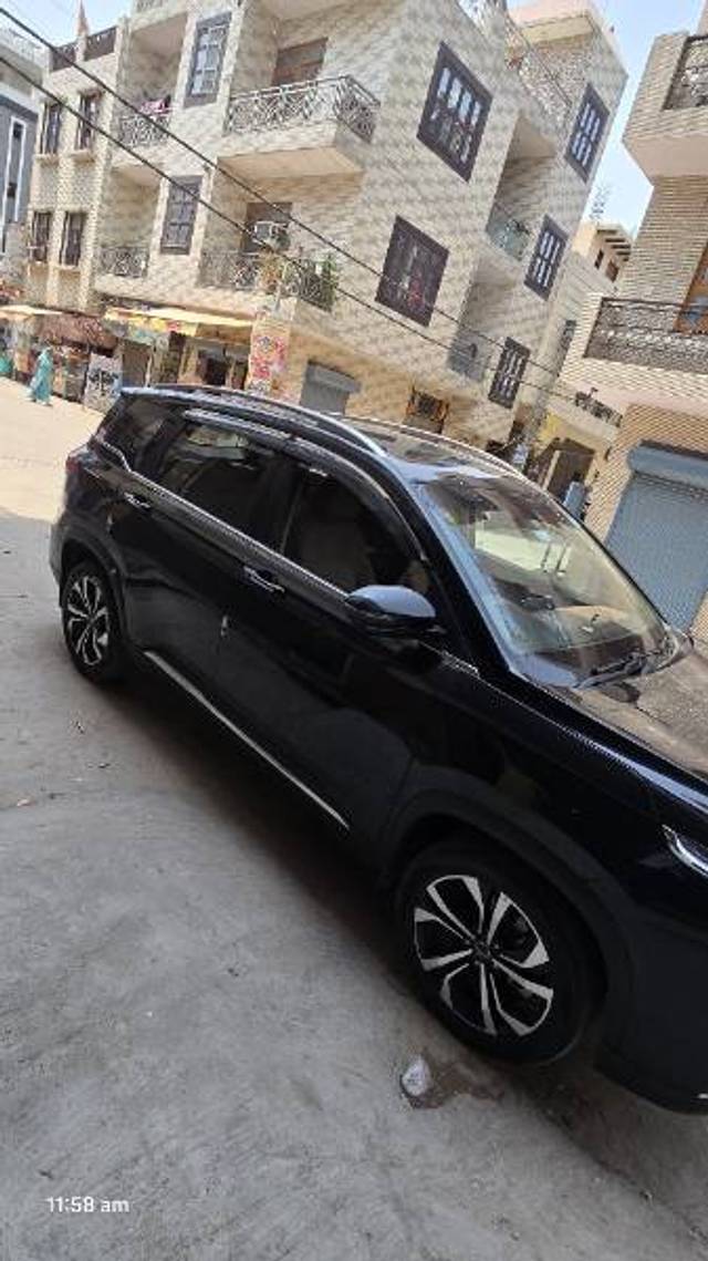 https://images10.gaadi.com/usedgaadi-sellcar/UsedCar/e543a3dfa/0c8fe76d-048b-4c80-b09b-a7fb451d148d.jpg?imwidth=6402