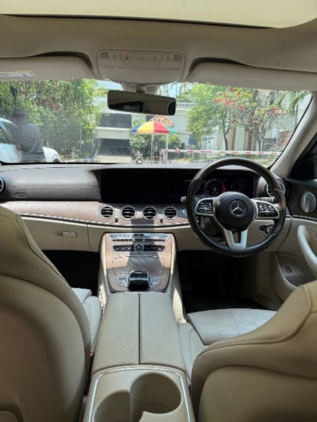https://images10.gaadi.com/usedgaadi-sellcar/UsedCar/e543ee4ba/5cf1adef-01e8-4caa-af5e-c9ad1d58064c.jpeg?imwidth=6402