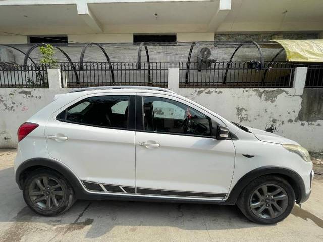 https://images10.gaadi.com/usedgaadi-sellcar/UsedCar/e543ef90a/c154ddc8-a4c9-4f7b-b3c3-cb7bb41445f7.jpg?imwidth=6400