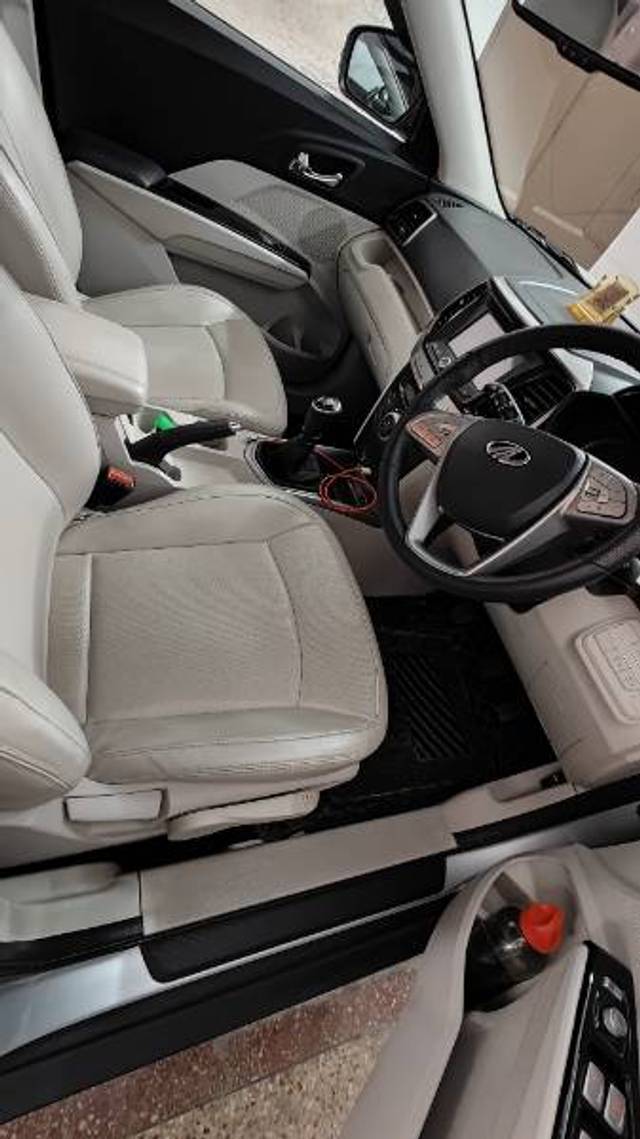 https://images10.gaadi.com/usedgaadi-sellcar/UsedCar/e5441845a/90c980e6-e3a9-4b31-97b0-7a9c602c876a.jpg?imwidth=6402