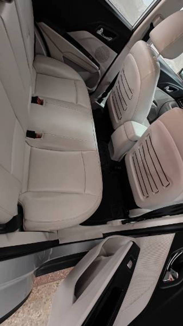 https://images10.gaadi.com/usedgaadi-sellcar/UsedCar/e5441845a/d71e1616-4cfa-4f17-ba89-cff393ee674b.jpg?imwidth=6401