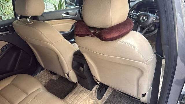 https://images10.gaadi.com/usedgaadi-sellcar/UsedCar/e5443f44a/a20fef1e-f4a5-47ce-ae5a-5b1331e97d63.jpeg?imwidth=6402