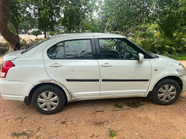 https://images10.gaadi.com/usedgaadi-sellcar/UsedCar/e5449b4ba/e162831b-ff4e-450e-abbd-adaec98f47c4.jpeg?imwidth=6402