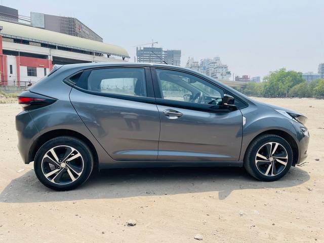 https://images10.gaadi.com/usedgaadi-sellcar/UsedCar/e5449b89a/86c93124-aa05-4423-8f09-01e6a2c7ae62.jpeg?imwidth=6401