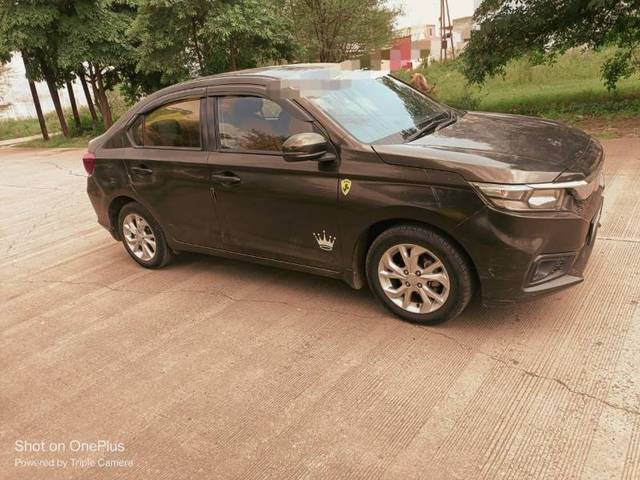 https://images10.gaadi.com/usedgaadi-sellcar/UsedCar/e544b0afa/1ae45a1a-c1f3-4ff0-8dad-ab9a57b3dcb3.jpg?imwidth=6402